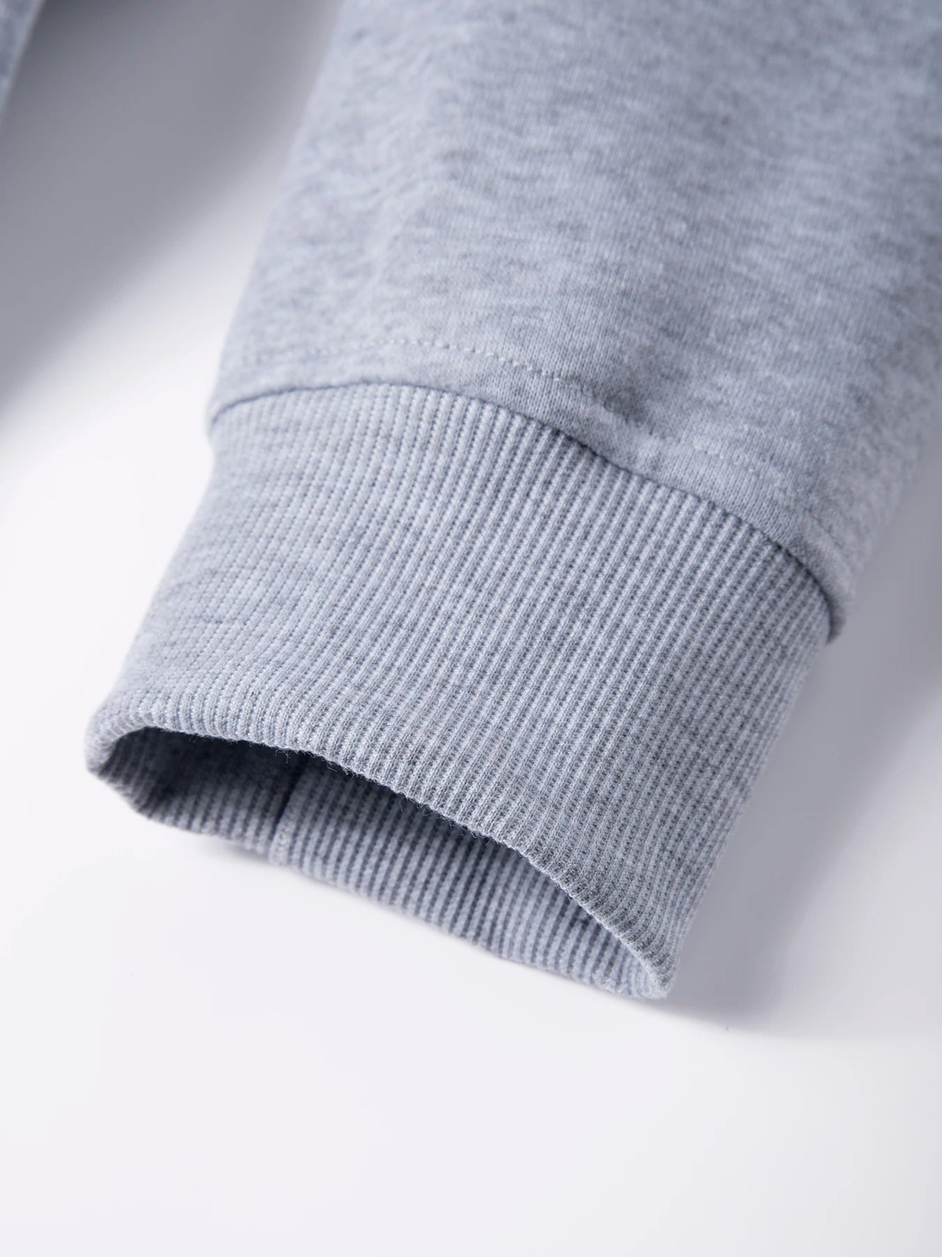 Men’s Crew Neck Sweatshirt — Solid Color Casual Long Sleeve Pullover for Spring Outdoor Sportswear