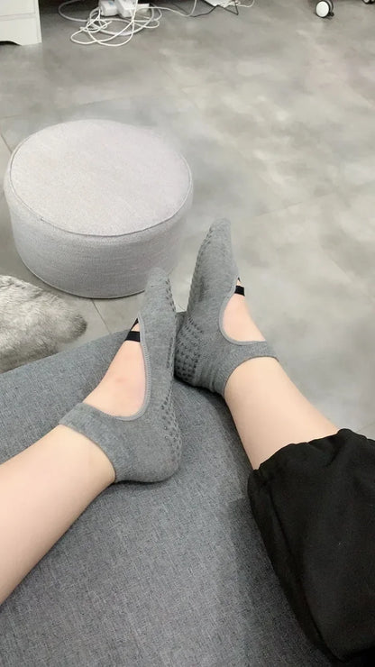 2 Pairs Women's Yoga Socks – Breathable Cotton, Sweat-Absorbent, Anti-Slip Silicone Grip for Pilates & Fitness