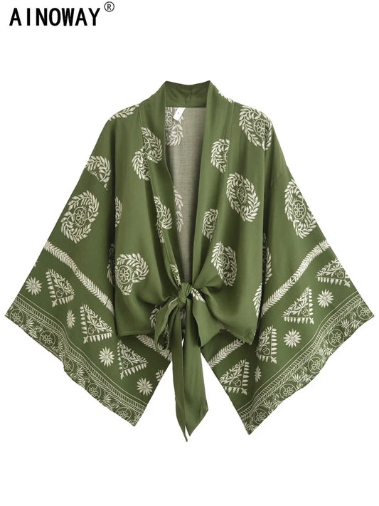 Vintage Boho Women Kimono Cover Up – Floral Print Batwing Sleeve Short Robe for Swimwear, Bikini Beachwear & Resort Outfit