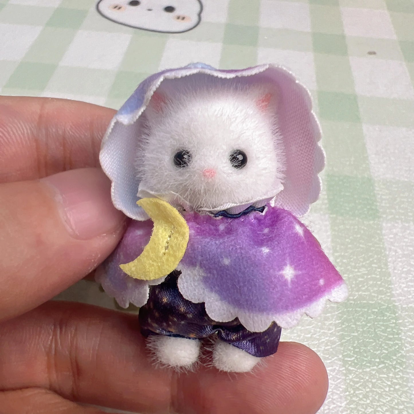 Sylvanian Families Blind Keychain Accessories – Original Mini Figures & Kids’ Toy Kitchen Set