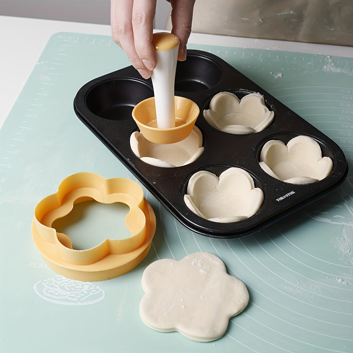 Buy 1 Get 1 Free - Flower-Shaped Pastry Cutter and Tart Tamper Set (2 pcs) - Premium Baking Tools for Tarts, Cookies, and Biscuits