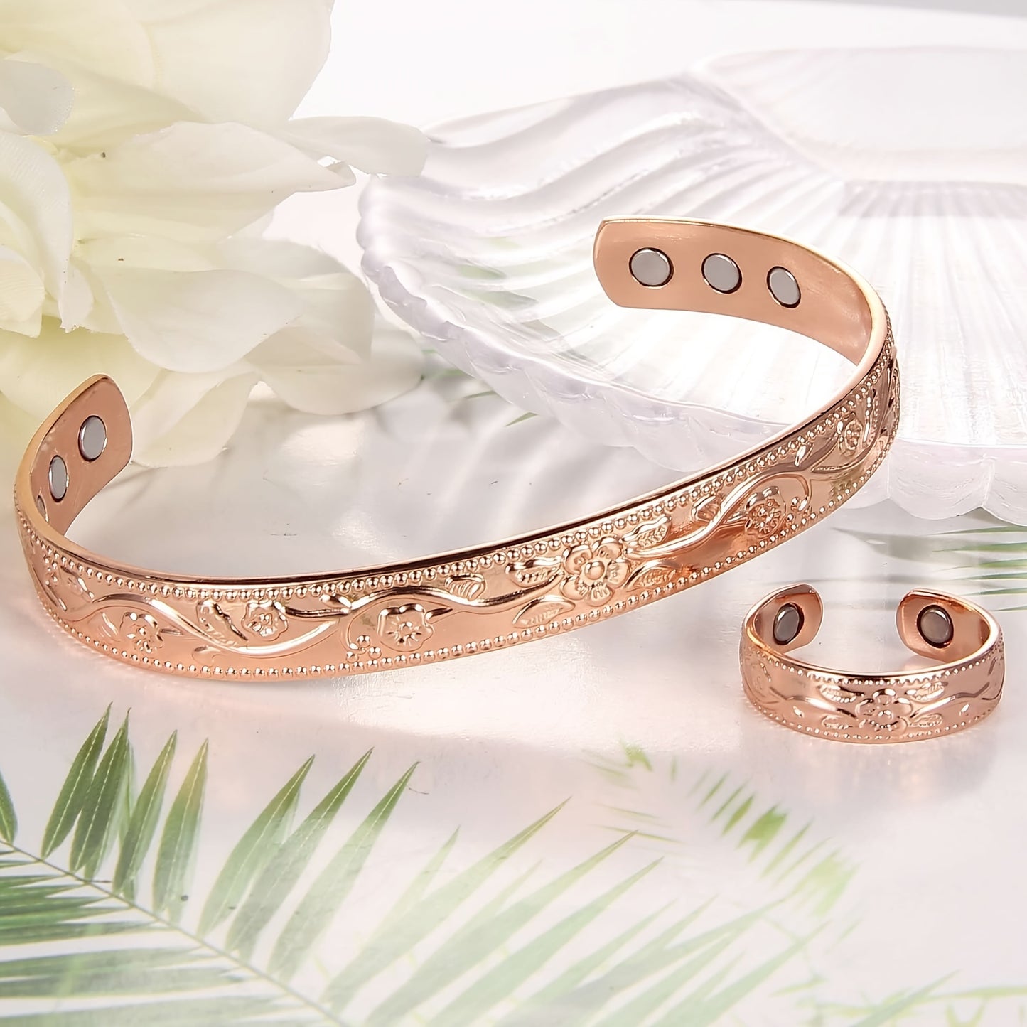 Women's Copper Magnetic Bracelet – Vintage Flower Design, 3500 Gauss Strength, Adjustable Cuff Bracelet