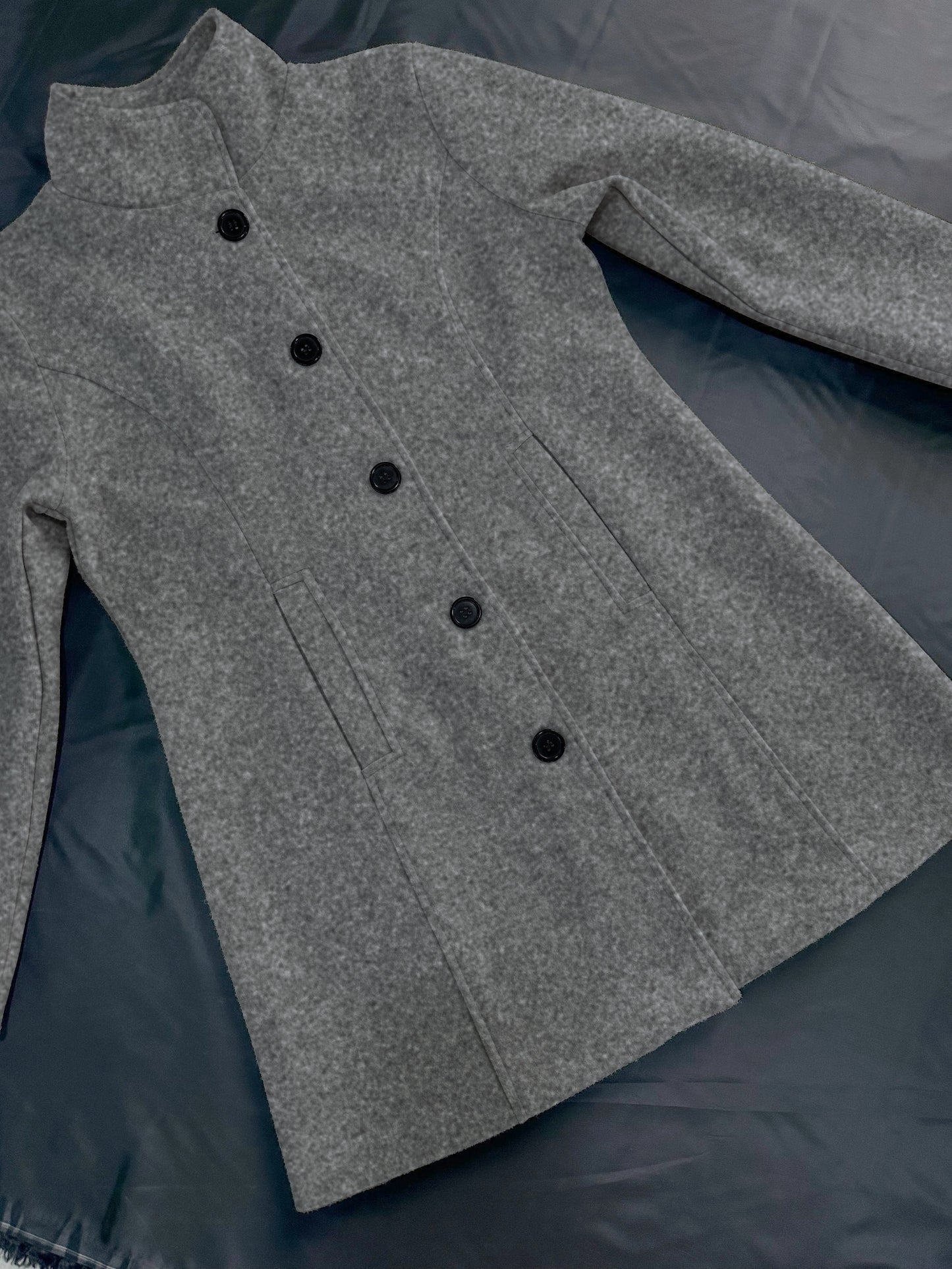 Women's Single-Breasted Overcoat - Solid Color Long Sleeve Casual Outerwear for Fall and Winter