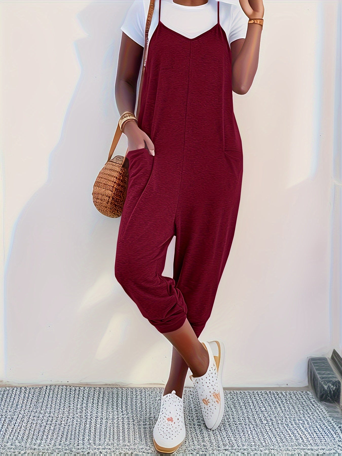 Solid Patched Pockets Overall Jumpsuit – Versatile V-Neck Design for Spring and Summer – Women’s Clothing